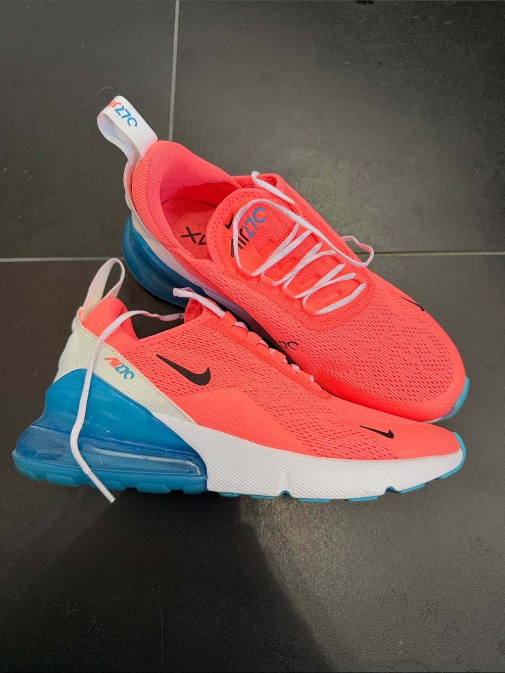 Nike Kids Air Max 270 in Bright Coral and Blue